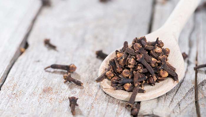 خواص میخک برای بهداشت دهان و دندان بسیار قابل اهمیت است.